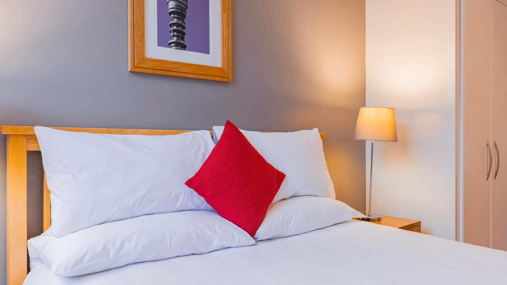 Cannon Street Serviced Apartments By Lovelystay Лондон Екстериор снимка