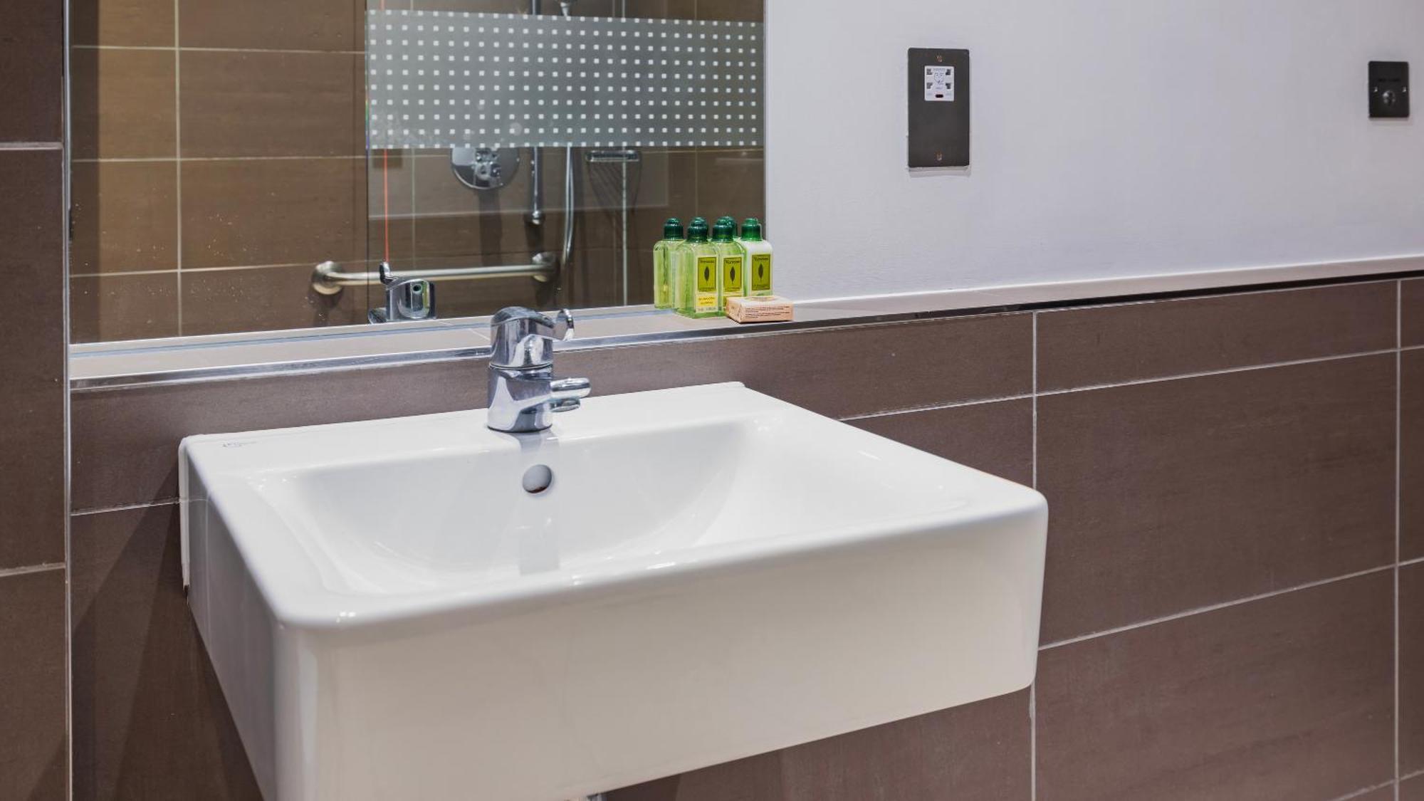 Cannon Street Serviced Apartments By Lovelystay Лондон Екстериор снимка