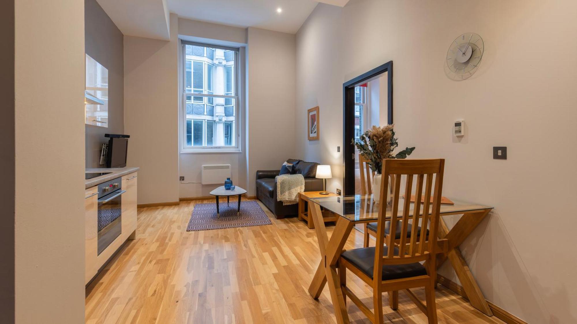 Cannon Street Serviced Apartments By Lovelystay Лондон Екстериор снимка
