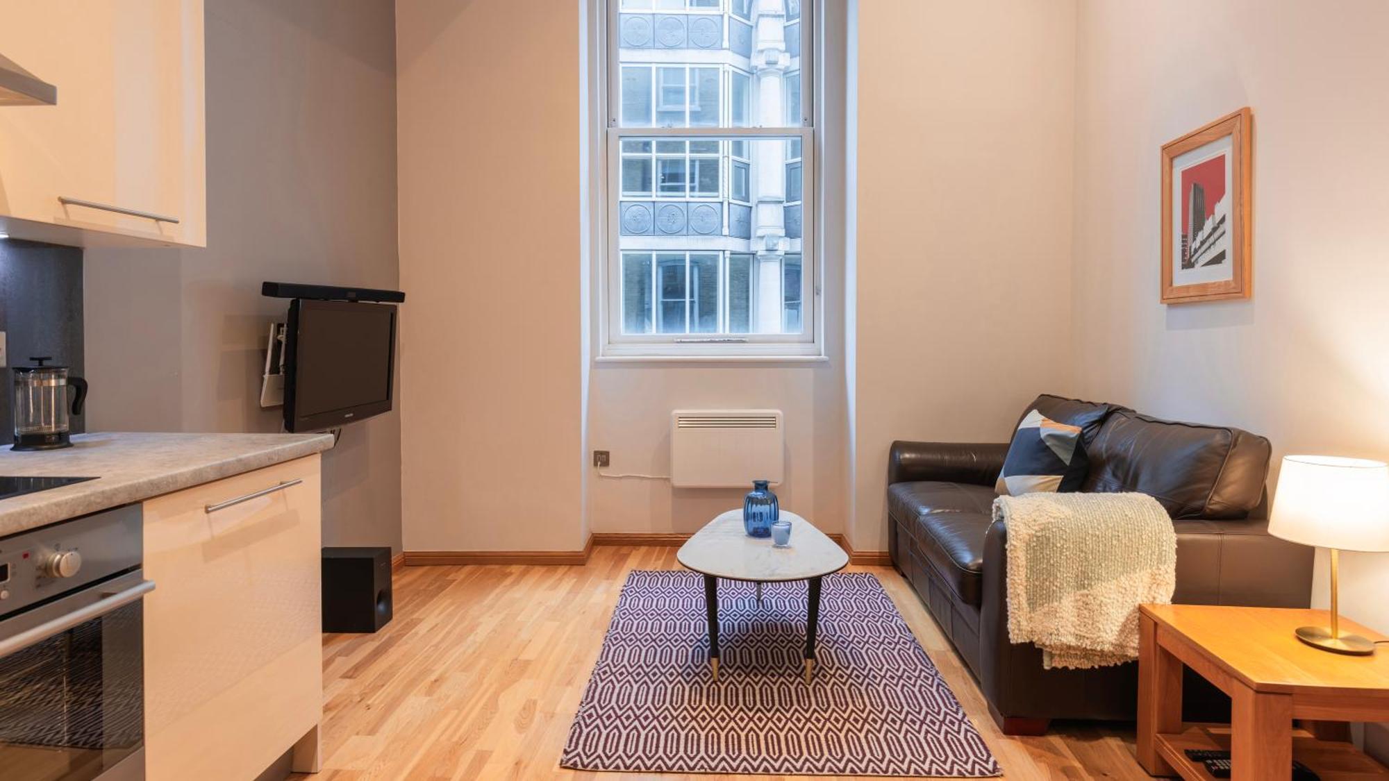 Cannon Street Serviced Apartments By Lovelystay Лондон Екстериор снимка