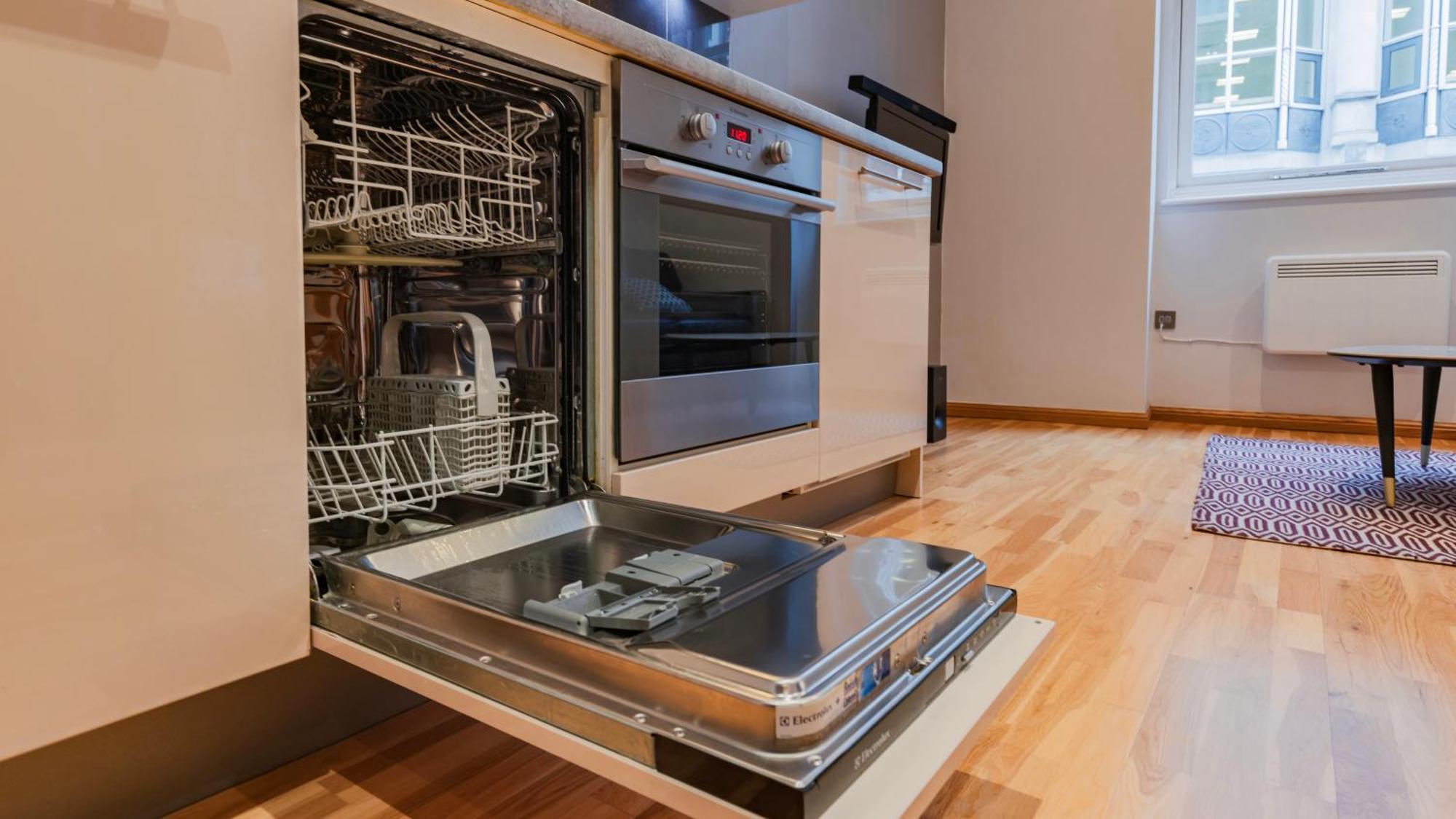 Cannon Street Serviced Apartments By Lovelystay Лондон Екстериор снимка
