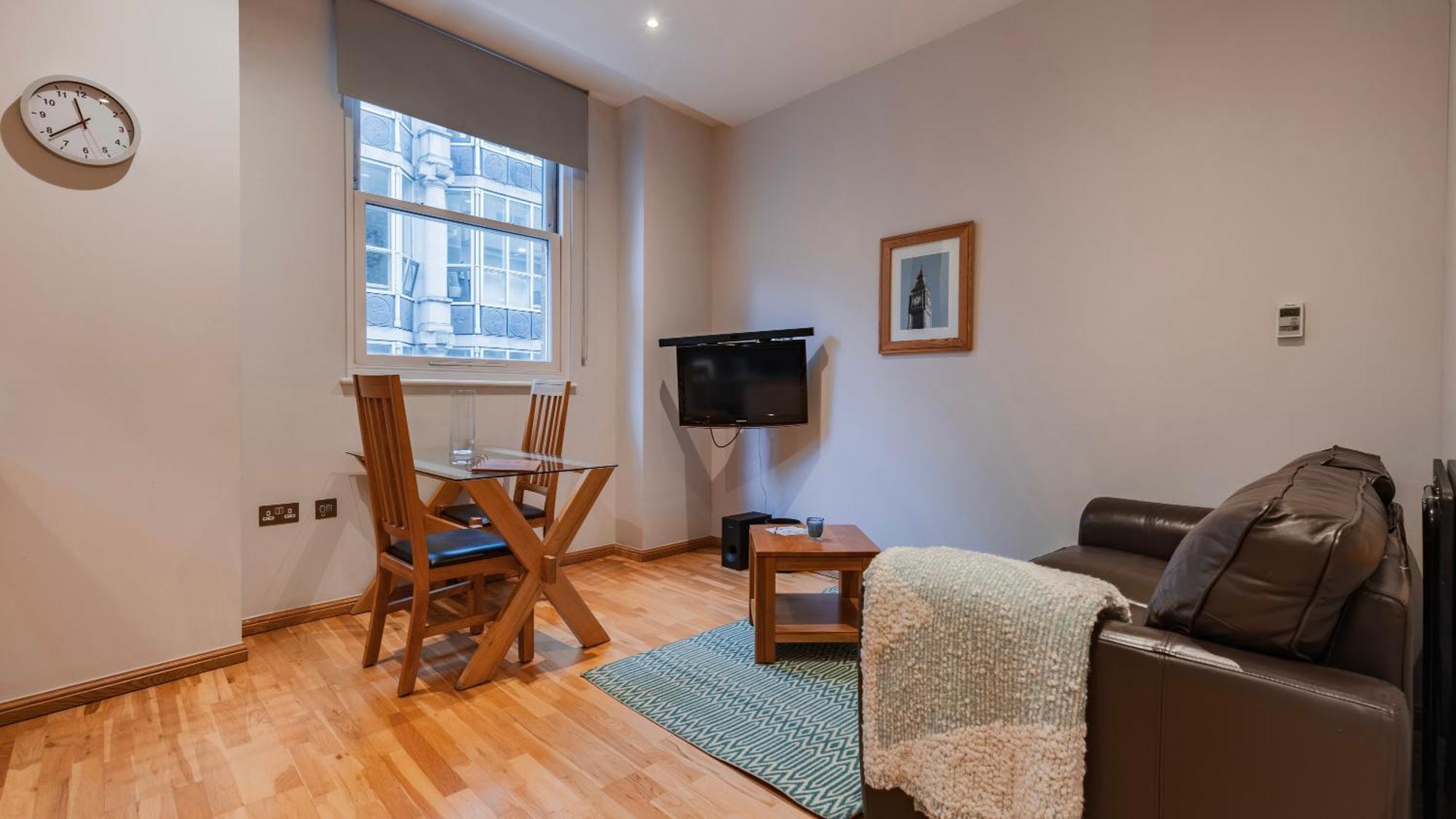 Cannon Street Serviced Apartments By Lovelystay Лондон Екстериор снимка