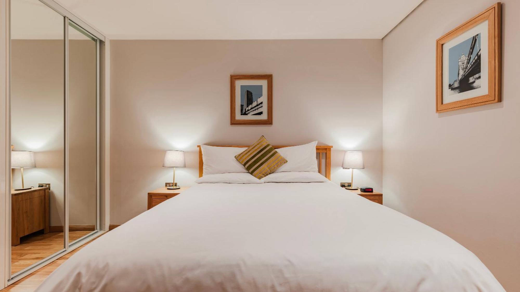 Cannon Street Serviced Apartments By Lovelystay Лондон Екстериор снимка